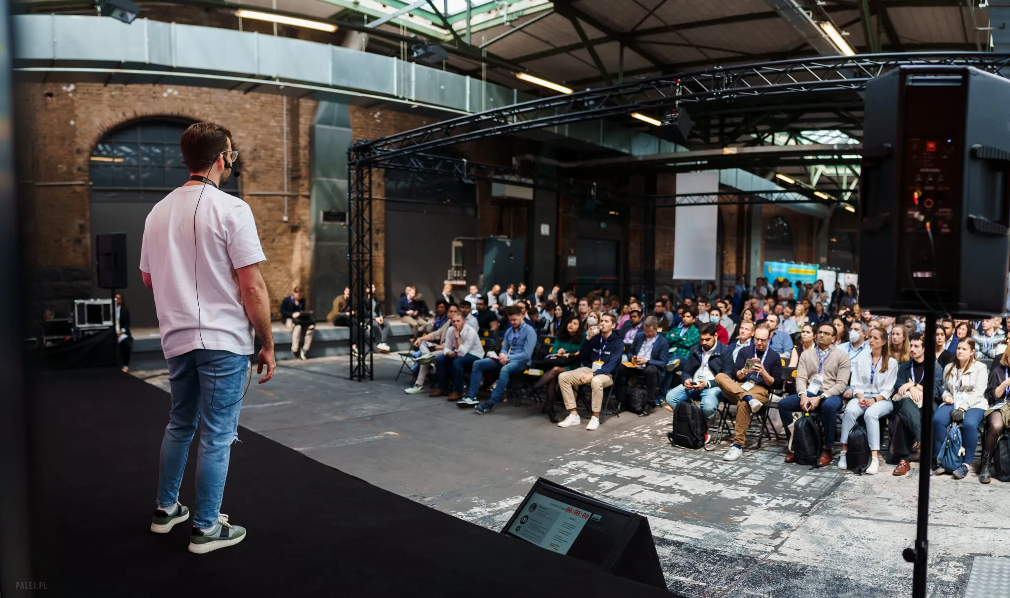 Philip Kehela vor dem Publikum der E-commerce Berlin Expo 2022